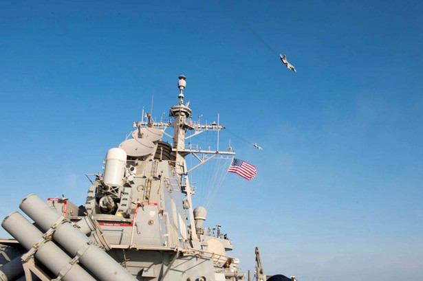 Incydent na morzu Bałtyckim. Su-24 przeleciał w odległości 9 metrów od USS Donald Cook