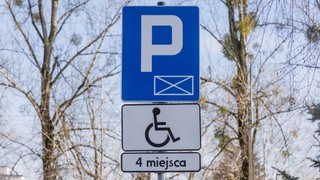 Pożyczanie karty parkingowej grozi karą do 2000 zł