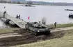 Polski czołg podczas przeprawy przez Wisłę w ramach ćwiczeń NATO
