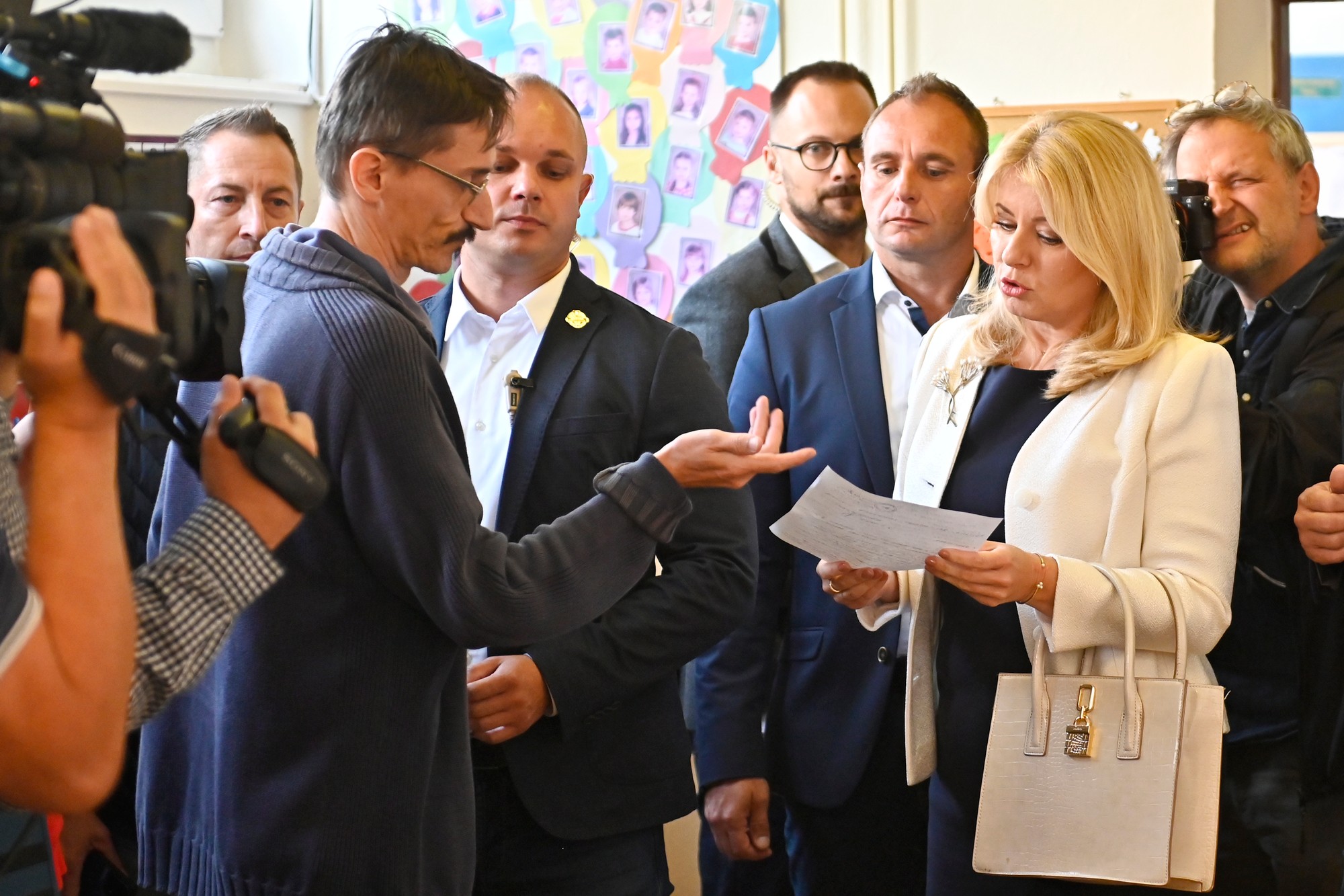 Čaputová na voľbách v Pezinku.