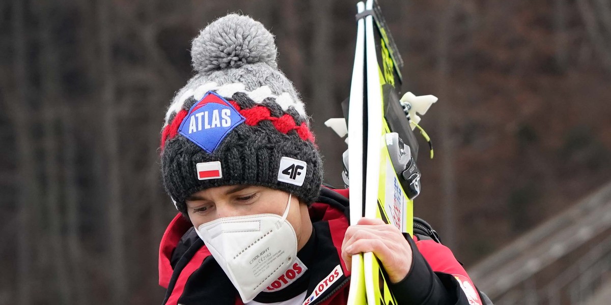 Kamil Stoch jeszcze nie wróci na skocznię. Są nowe informacje na temat jego zdrowia.