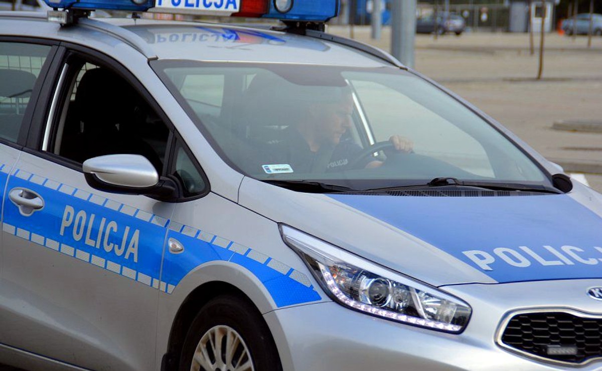 Coś poszło nie tak. 92-latek parkował hondę i... rozjechał dwie kobiety na Wilanowie