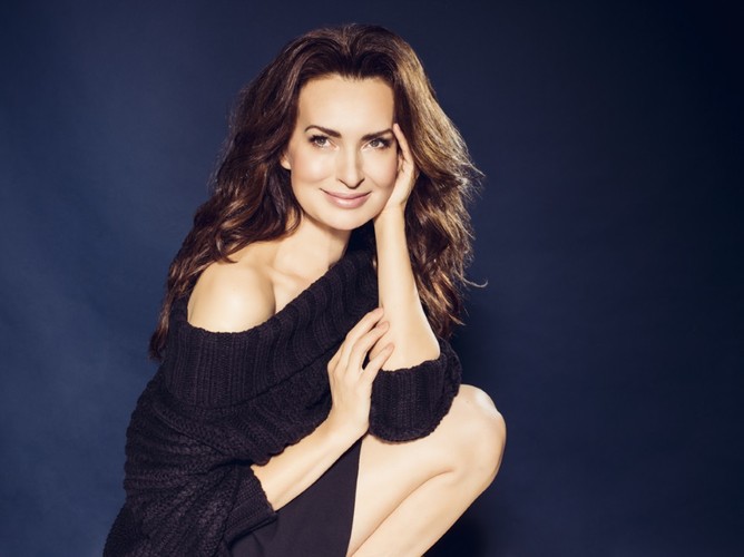 Agnieszka Maciąg w kampanii kosmetyków Clochee