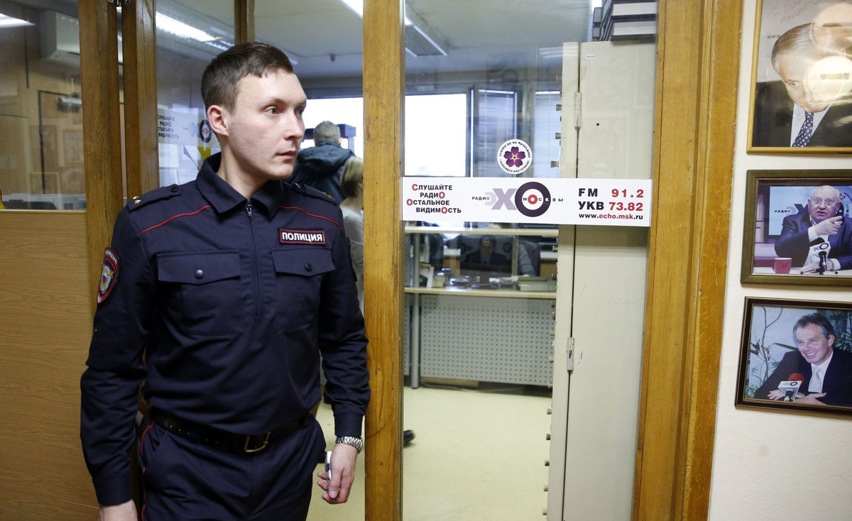 Policjant w redakcji Echo Moskwy