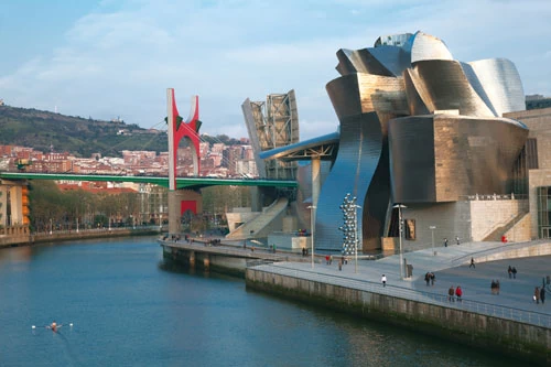 Muzeum Guggenheima w Bilbao w Hiszpanii. Tutaj także 21 października zostaną zaprezentowane najlepsze filmy z YouTube