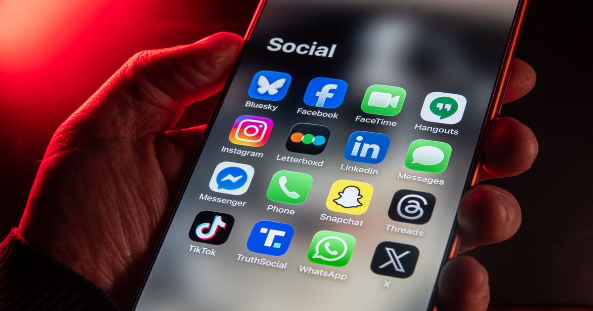 Half-of-16-24s-regret-phone-time-UK-now-debates-social-media-ban