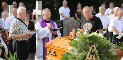 Wzruszające sceny na pogrzebie Grzegorza. Był jednym z kierowców, którzy zginęli w Chorwacji. Pożegnały go tłumy i piękne słowa!