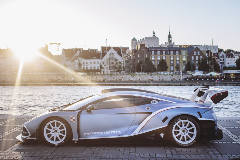 Arrinera Hussarya GT