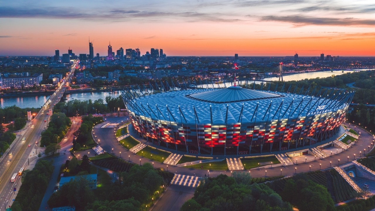 Warszawa świętuje tysiąclecie koronacji Chrobrego. Liczne utrudnienia w ruchu