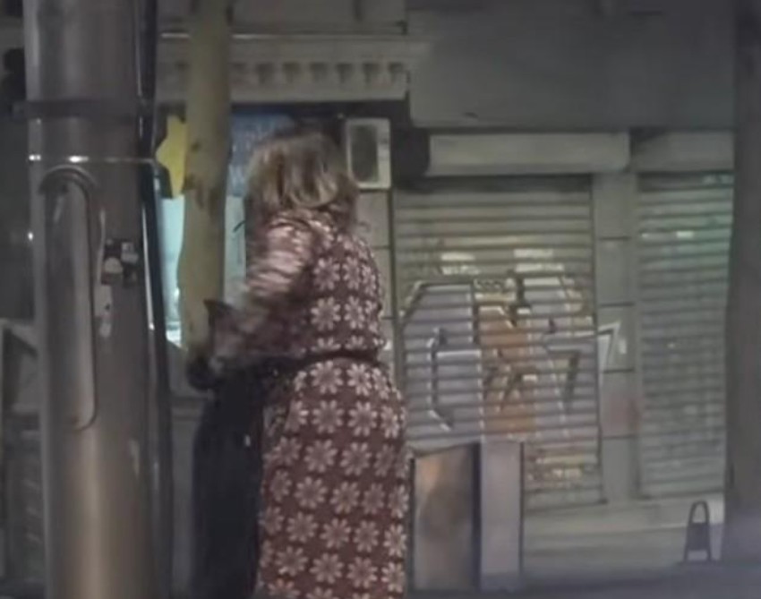 Ana Nikolić na tramvajskim šinama