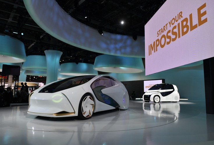 Toyota Concept-i (L) i Concept-i Ride (P)