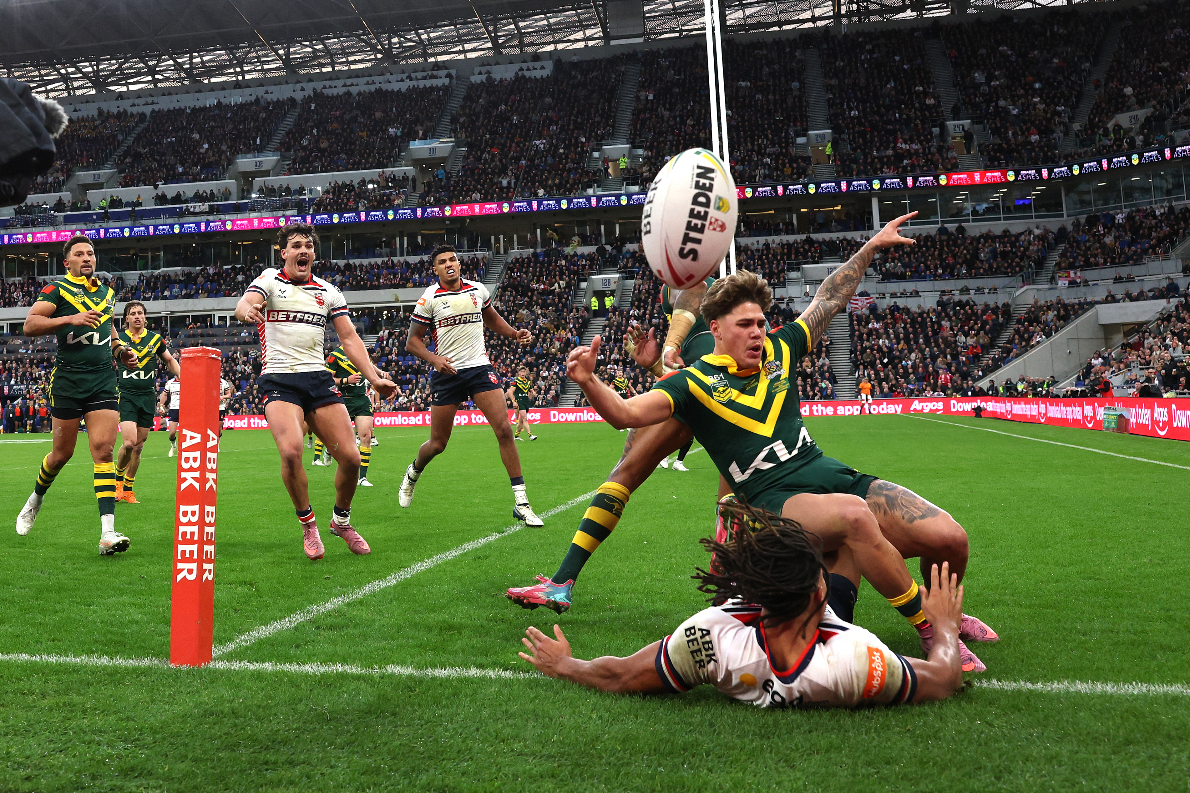 Rugby star Walsh could quit league for union over global appeal