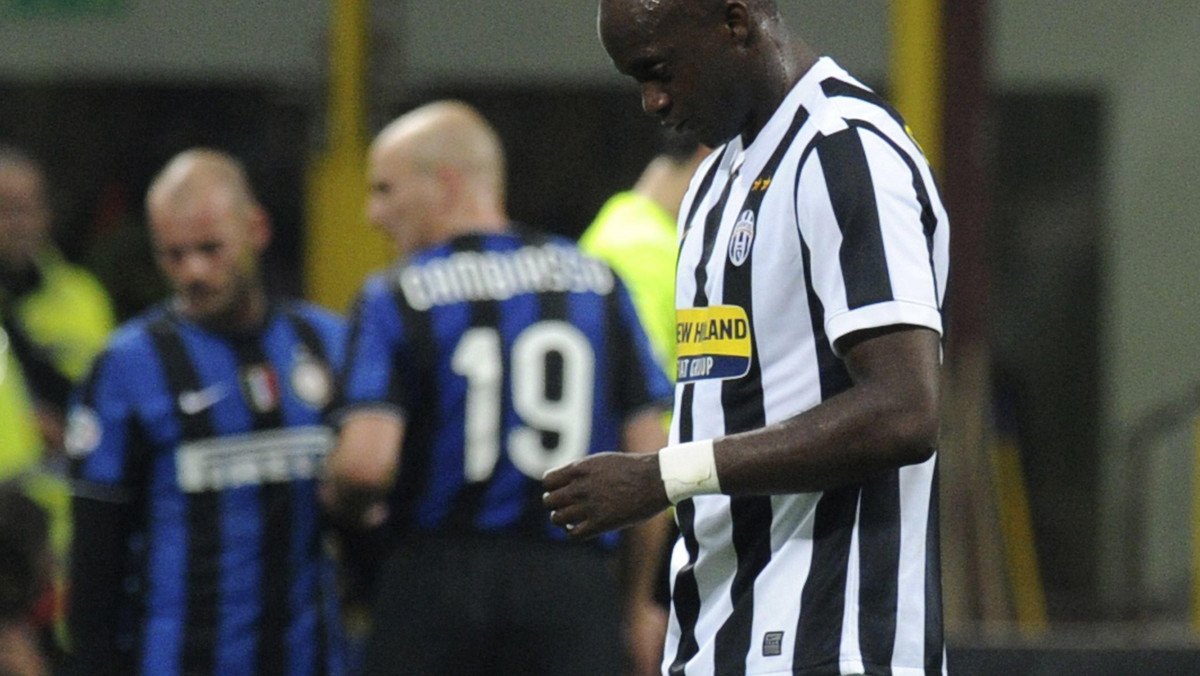 Obrońca Juventusu Turyn, Giorgio Chiellini przyznał po meczu z Interem, że arbiter pomylił się, pokazując Mohamed Sissoko pierwszy żółty kartonik, potem drugi i odsyłając go przedwcześnie do szatni - pisze włoska prasa po meczu na szczycie Serie A.