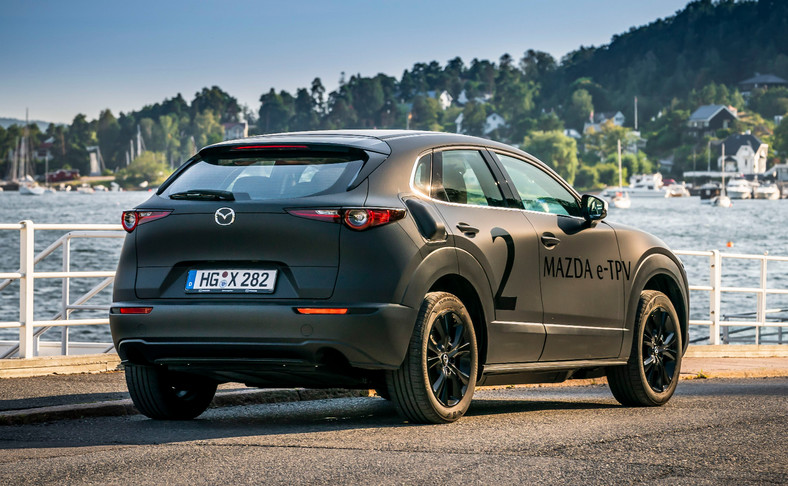 Mazda - nowy samochód elektryczny w skórze CX-30