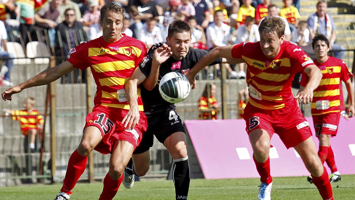 Jagiellonia Białystok pokonała Cracovię 2:1 (1:0) w meczu 4. kolejki T-Mobile Ekstraklasy. Bohaterem spotkania, niemal tradycyjnie, był Tomasz Frankowski, który w drugiej połowie zdobył 152. bramkę w polskiej lidze, ale wcześniej popisał się asystą z gatunku "stadiony świata".