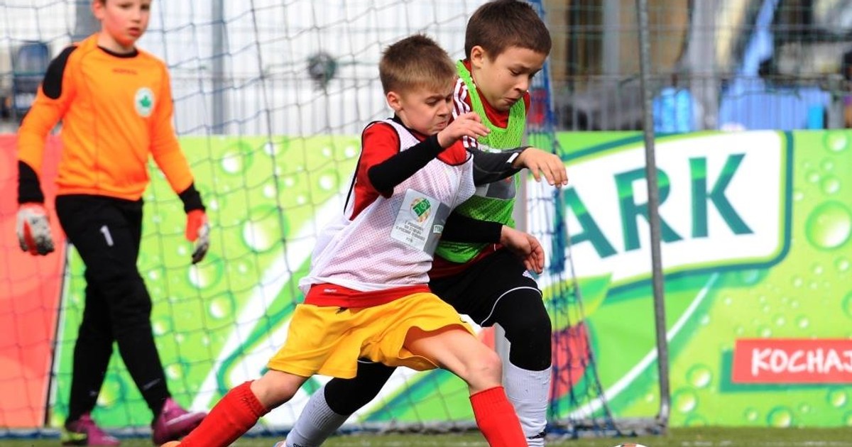 Tymbark Zawody Piłka Nożna 2019 Z podwórka na stadion o puchar tymbarku - Piłka nożna