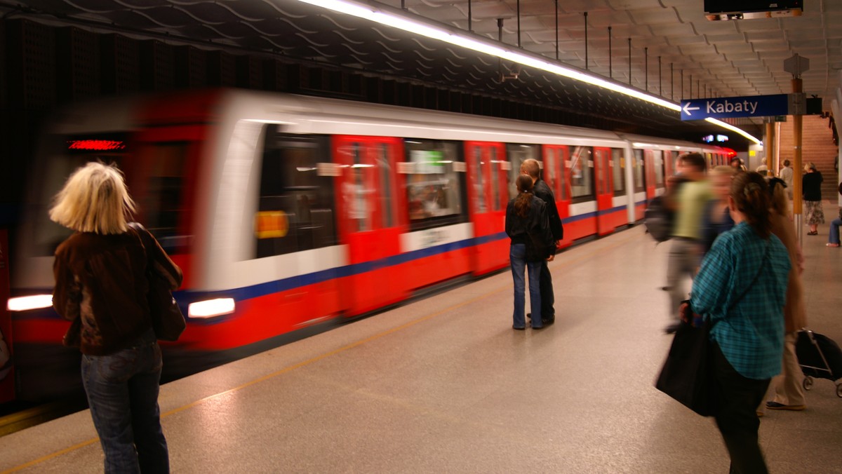 Pasażerowie będą mogli w ramach "Dnia Integracji w metrze" zapoznać się dzisiaj z poradnikiem, podpowiadającym jak zachowywać się w kontaktach z osobami niepełnosprawnymi. Jest to trzecia odsłona wspólnej akcji Metra Warszawskiego i Fundacji Integracja.