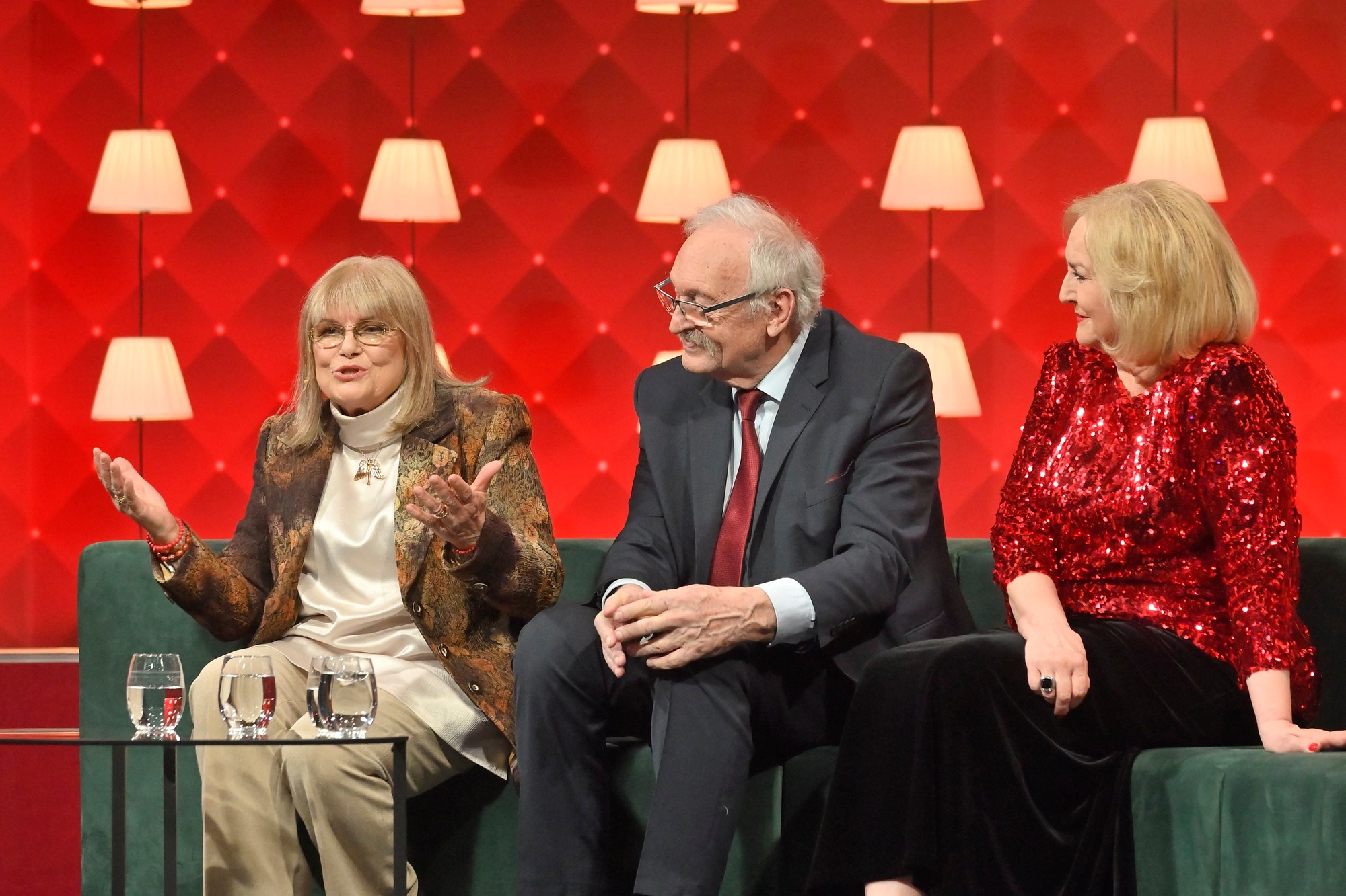 Slávnostná televízna relácia Sieň slávy - Alena Chudíková, František Kovár, Ada Straková.