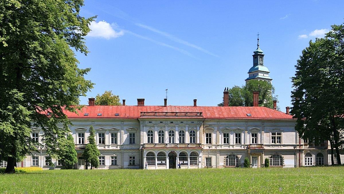 24 miniatury budowli, od leśniczówek i dworów, po zamki i browar, które wznieśli na Żywiecczyźnie i Śląsku Cieszyńskim dawni właściciele tych ziem: Komorowscy, Wielopolscy i Habsburgowie, znalazły się w Parku Miniatur otwartym we wtorek w Żywcu (Śląskie).