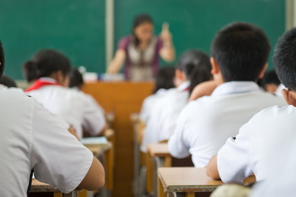 Sztuczna inteligencja w Chinach ocenia wypracowania uczniów w 60 tys. szkół