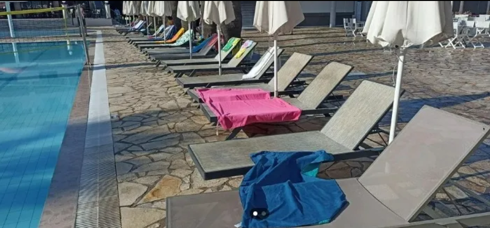 V niektorých prípadoch boli dokonca až 3 ležadlá rezervované jednou osuškou.