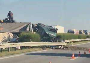 Šleper se prevrnuo na auto-putu Subotica-Novi Sad, kod petlje Vrbas