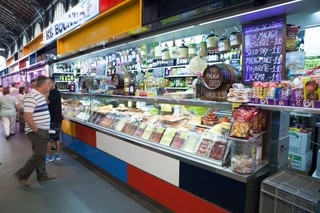 Hiszpania idzie pod prąd w kwestii migracji. Rząd zalegalizuje pobyt setek tysięcy osób