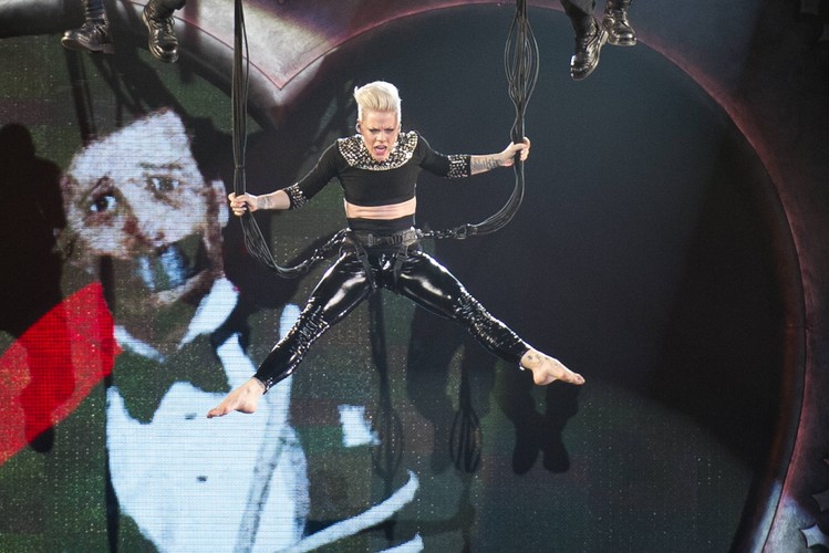 6. Pink - dała w tym roku 60 koncertów i zarobiła na nich 61,1 mln dol.