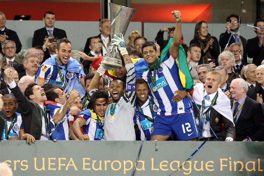 UEFA płaci za Ligę Europy
