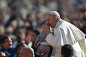 Watykan: papież jest zdeterminowany, by działać dalej ze spokojem 