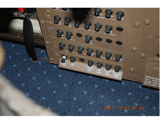 Panel bezpieczników. Jeden z nich był wyłączony