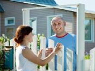 Prace ziemne na działce? Mimo pozwolenia na budowę, sąsiad i tak może podać do sądu