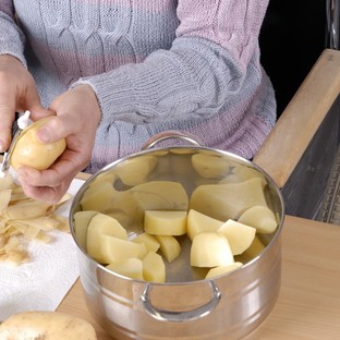 Rákkeltő műanyag a krumpliban