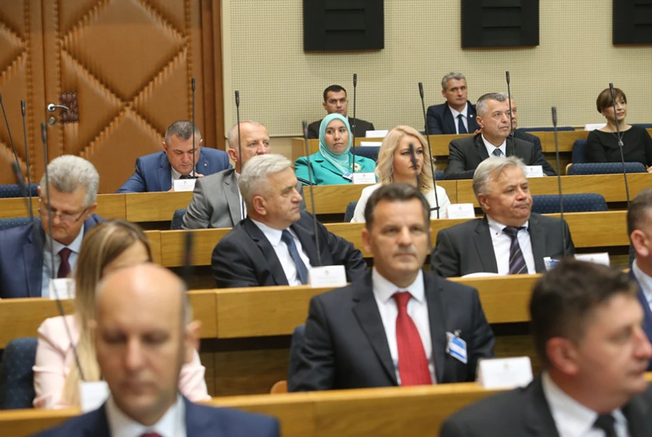 Begija Smajić u skupštinskoj klupi