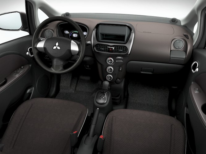 Mitsubishi i-MiEV - nowe wnętrze