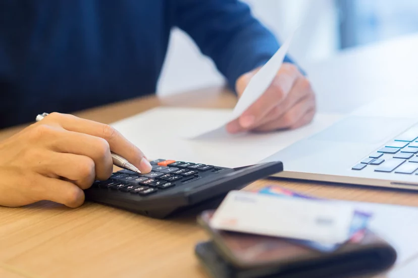 Kalkulator finansowy — pomoc w podejmowaniu decyzji finansowych