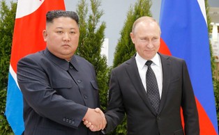 Koniec szczytu Putin-Kim. Prezydent Rosji jest "zadowolony z rozmów"