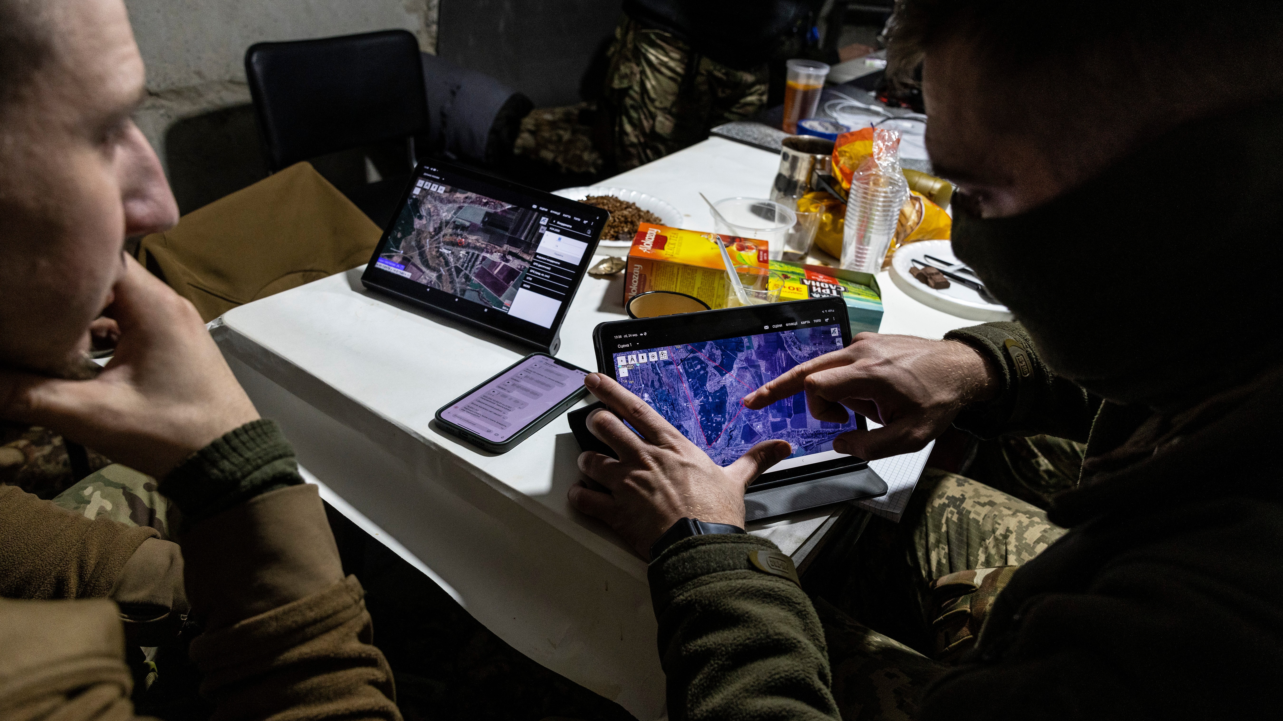 AI-ul NATO care „vede” în viitor: cum funcționează „Inițiativa 13”, modelul AI care prezice atacurile cu drone rusești în Ucraina