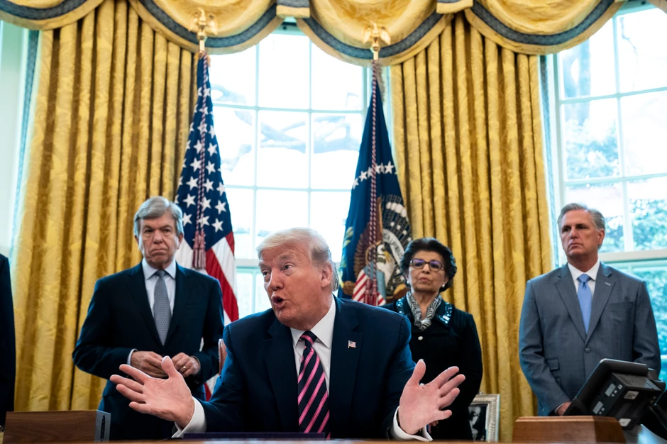 Donald Tramp na ceremoniji potpisivanja Programa zaštite plata u aprilu 2020.