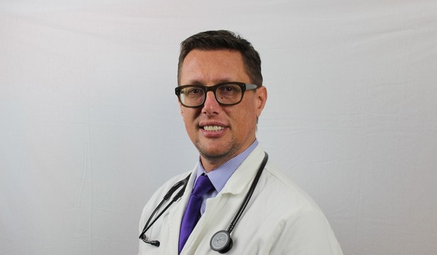 dr Aleksandar Antović