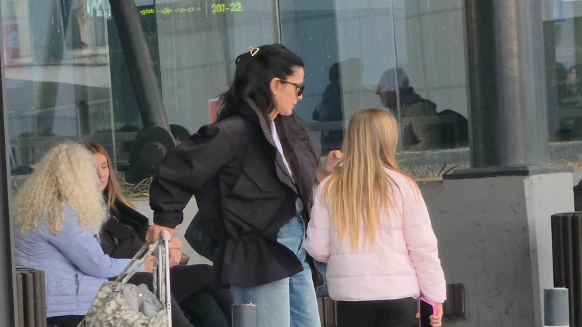 Aleksandra Jeftanović sa mužem i detetom