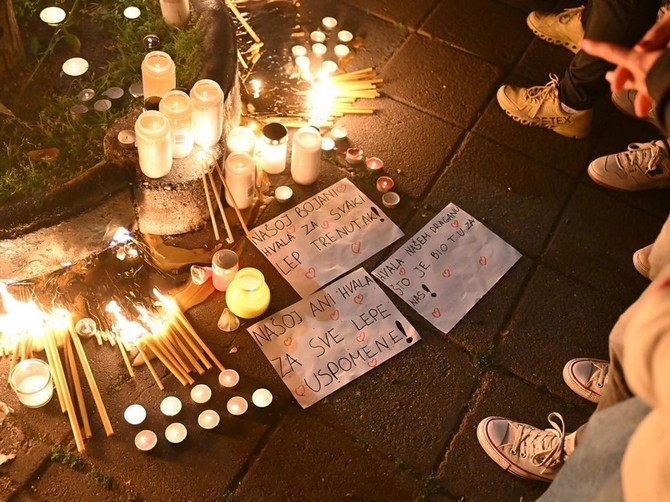 Nastavnica francuskog iz OŠ Vladislav Ribnikar: "Pre praznika je sve bilo idilično, a onda juče poruka u Viber grupi"