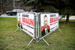 Braun skarży się na policję. 'Przeszkadza mi w kampanii wyborczej'