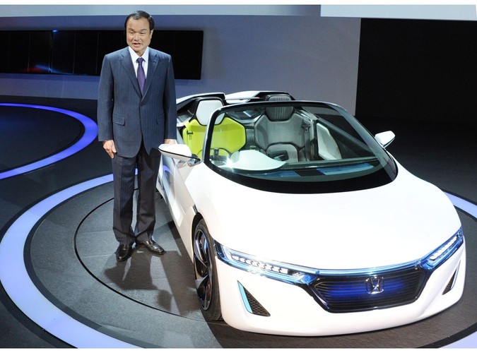 Takanobu Ito, prezydent Hondy prezentuje EV-STER
