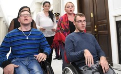 'Rafalska przeinacza nasze postulaty'. 'Proszę o eutanazję dla mnie i mojego syna'. Protest w Sejmie się zaostrza