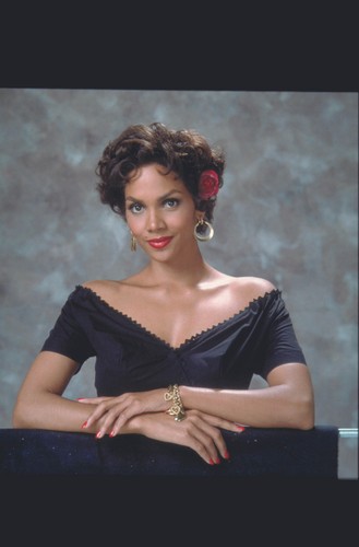 Jako Dorothy Dandridge w filmie biograficznym o pierwszej czarnej zdobywczyni Oscara