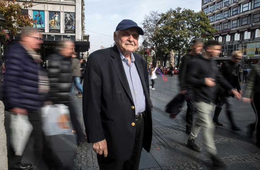 Građu za romane o istoriji Srbije Moravčević uglavnom nalazi u arhiivama drugih zemalja