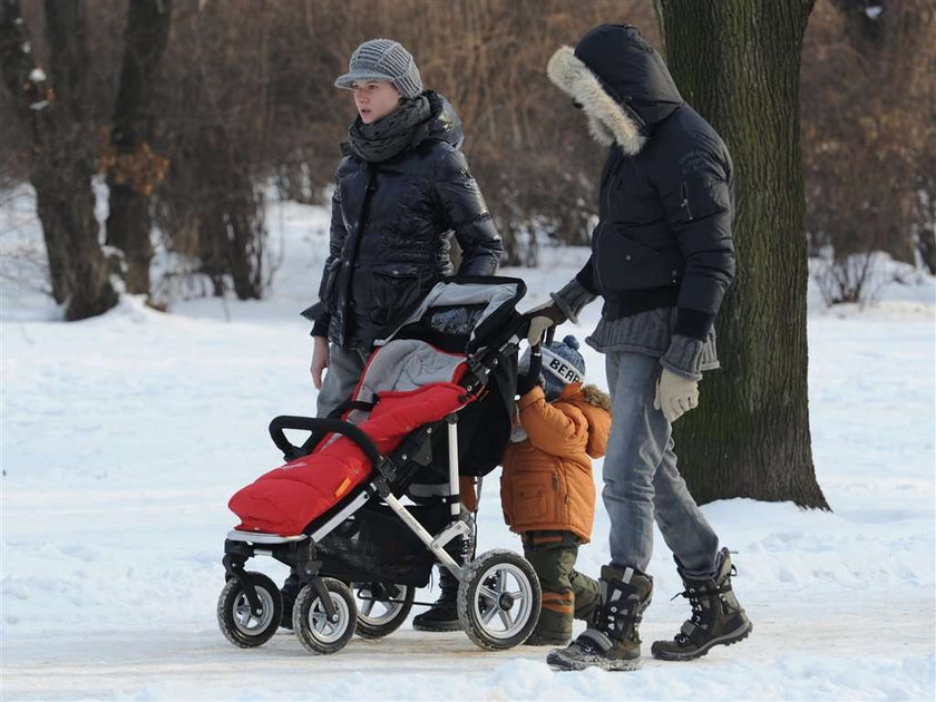 Janiak z rodziną na spacerze. Wszyscy są piękni!