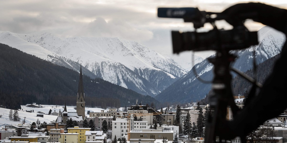 Davos odbywa się już po raz 50. Tradycyjnie forum skupiało się na gospodarce i biznesie, jednak w ostatnim czasie coraz częściej w alpejskim miasteczku dominują sprawy związane z ochroną środowiska - pisze "Rz".