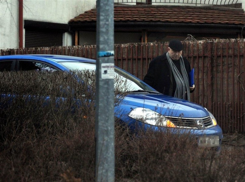 Józef Oleksy od bmw woli jeździć nissanem